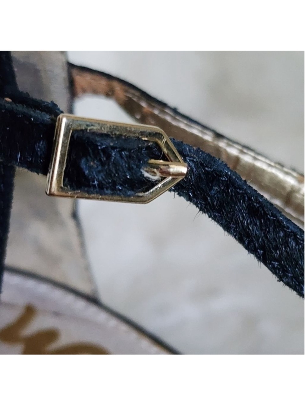 Sam Edelman Black and Gold Calf Hair Tstrap Heels Sz 5 - Picture 8 of 15